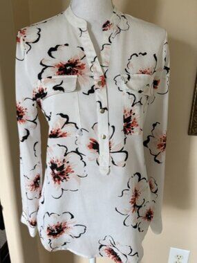 IVANKA TRUMP WHITE FLORAL BLOUSE